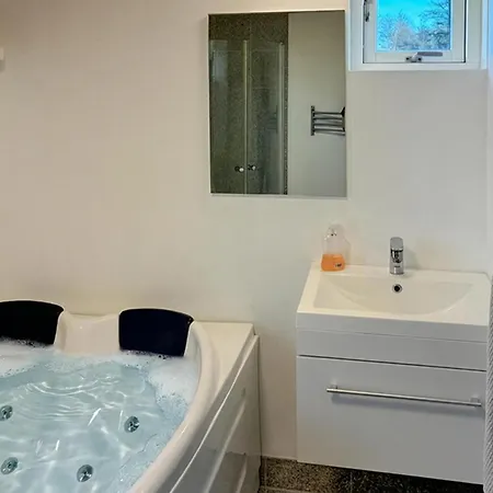 3 Bedroom Amazing In Vakantiehuis
