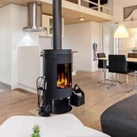 3 Bedroom Amazing In 別荘 *
